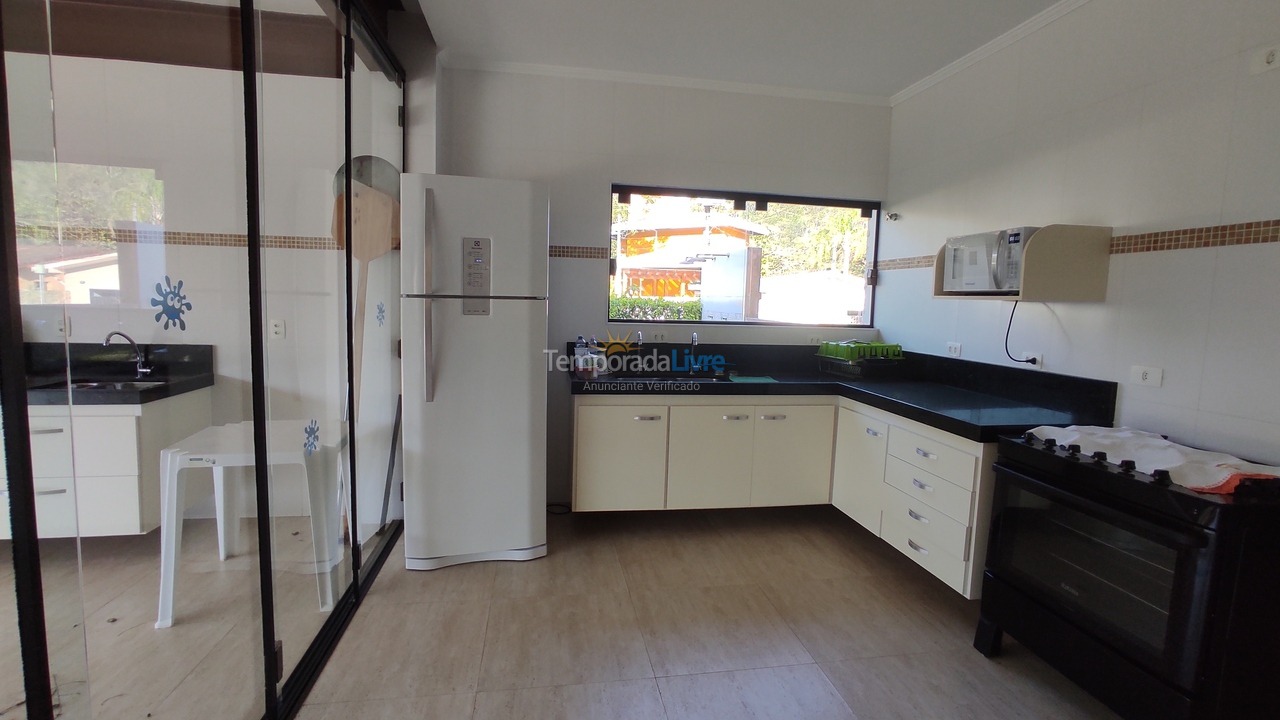 Casa para aluguel de temporada em Ubatuba (Lagoinha)