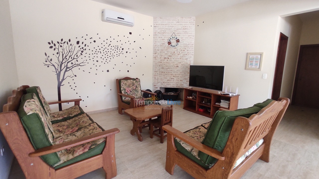 Casa para aluguel de temporada em Ubatuba (Lagoinha)