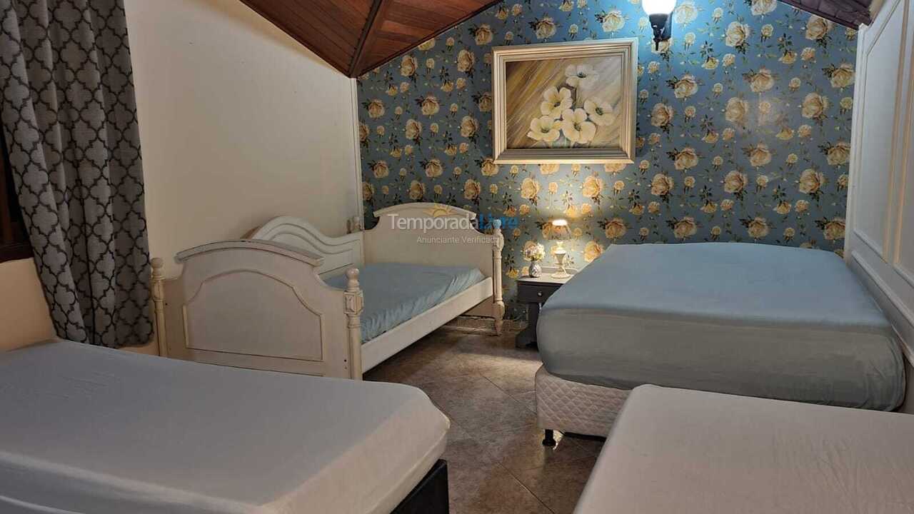 Casa para aluguel de temporada em Guarujá (Enseada)