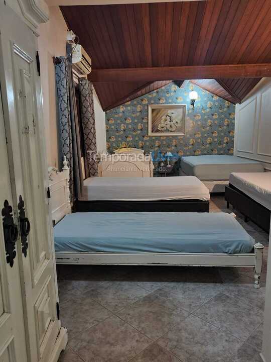 Casa para aluguel de temporada em Guarujá (Enseada)