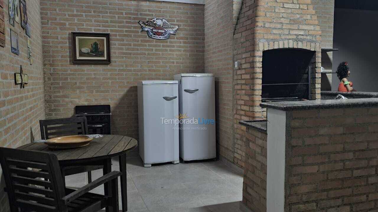 Casa para aluguel de temporada em Guarujá (Enseada)