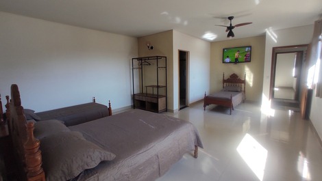 Chácara Raízes (33 lugares)