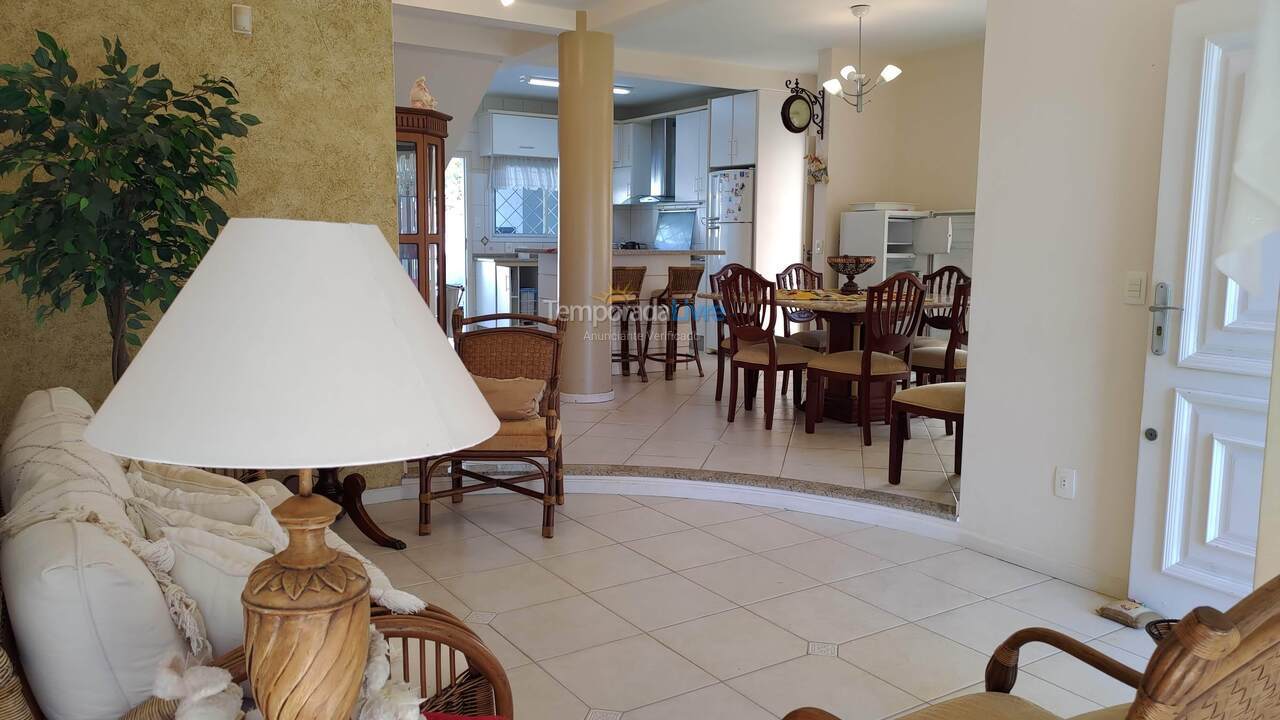 House for vacation rental in Florianópolis (Praia da Daniela)