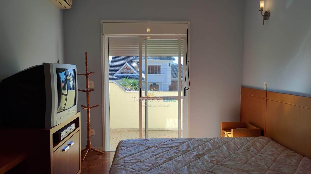 House for vacation rental in Florianópolis (Praia da Daniela)