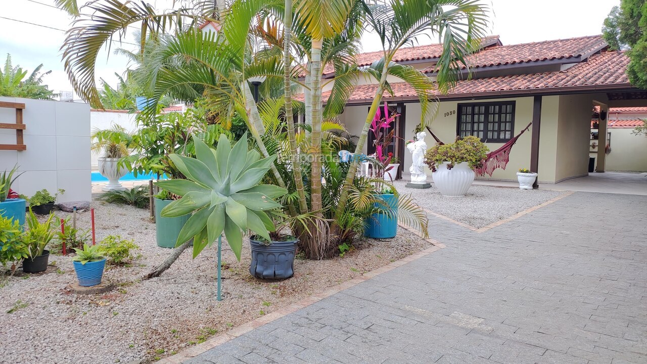 Casa para alquiler de vacaciones em Florianópolis (Praia da Daniela)