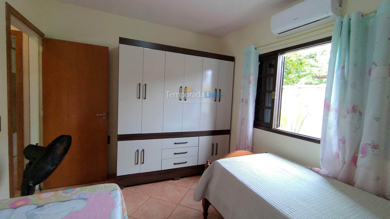 Casa para alquiler de vacaciones em Florianópolis (Praia da Daniela)