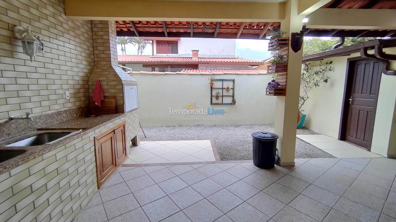 Casa para alquiler de vacaciones em Florianópolis (Praia da Daniela)