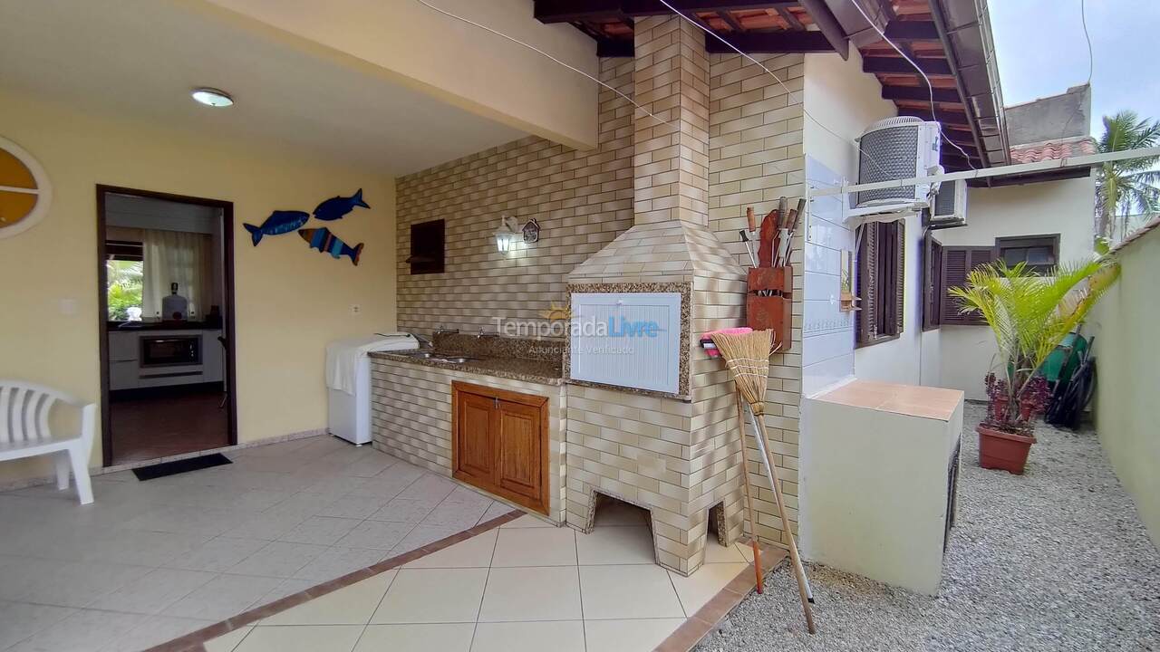 Casa para alquiler de vacaciones em Florianópolis (Praia da Daniela)