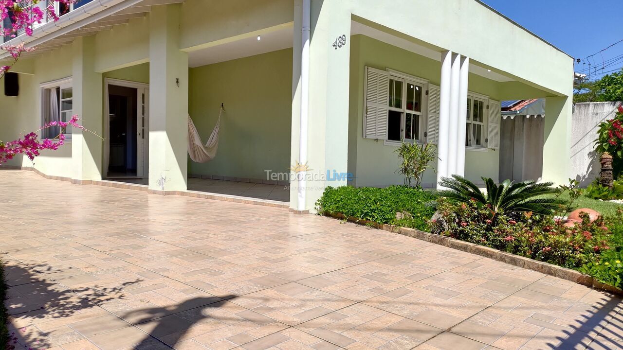 Casa para alquiler de vacaciones em Florianópolis (Praia da Daniela)