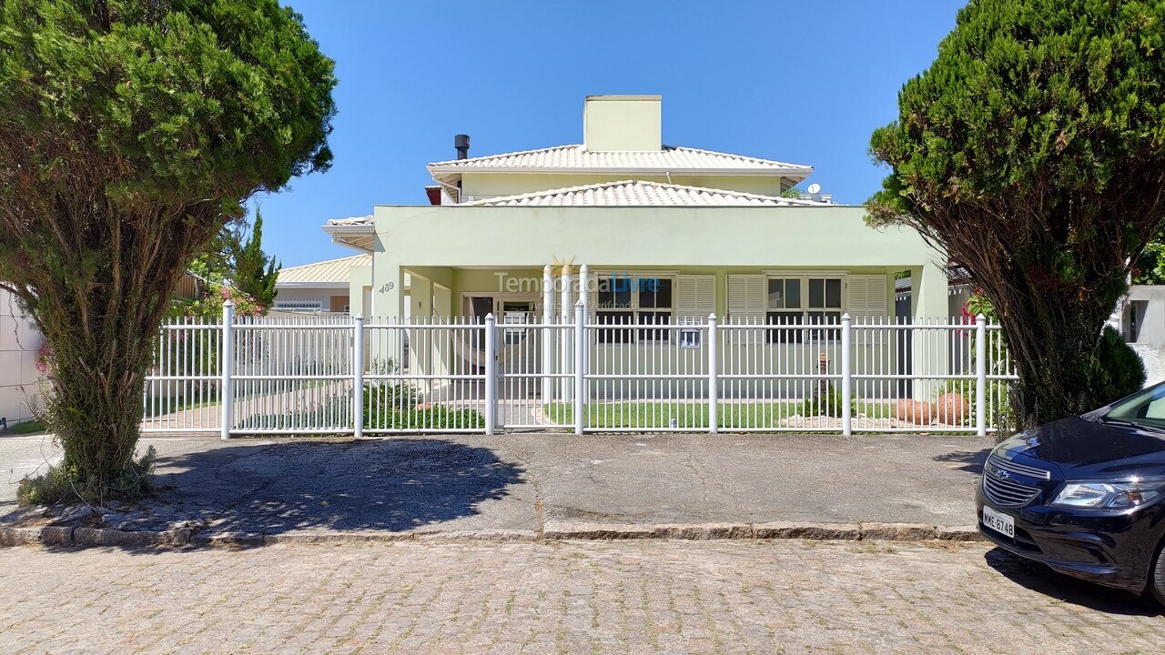 Casa para alquiler de vacaciones em Florianópolis (Praia da Daniela)