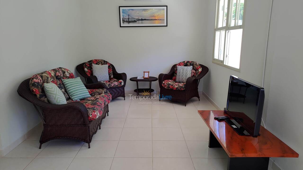 Casa para alquiler de vacaciones em Florianópolis (Praia da Daniela)
