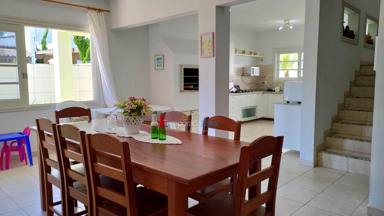 Casa para alquiler de vacaciones em Florianópolis (Praia da Daniela)