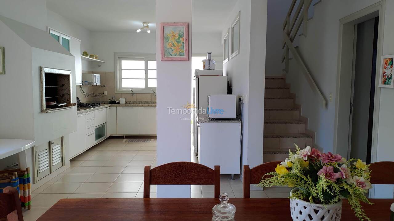 Casa para alquiler de vacaciones em Florianópolis (Praia da Daniela)