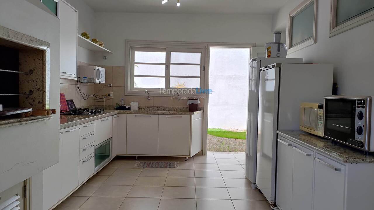 Casa para alquiler de vacaciones em Florianópolis (Praia da Daniela)