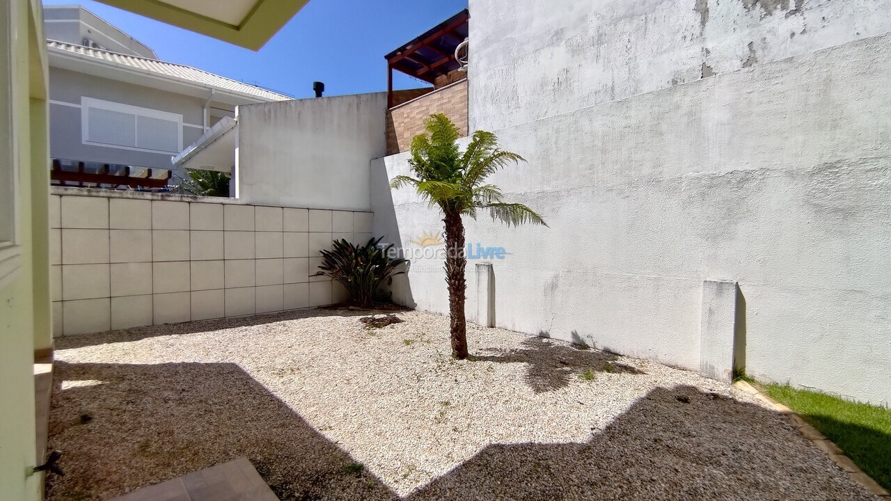 Casa para alquiler de vacaciones em Florianópolis (Praia da Daniela)