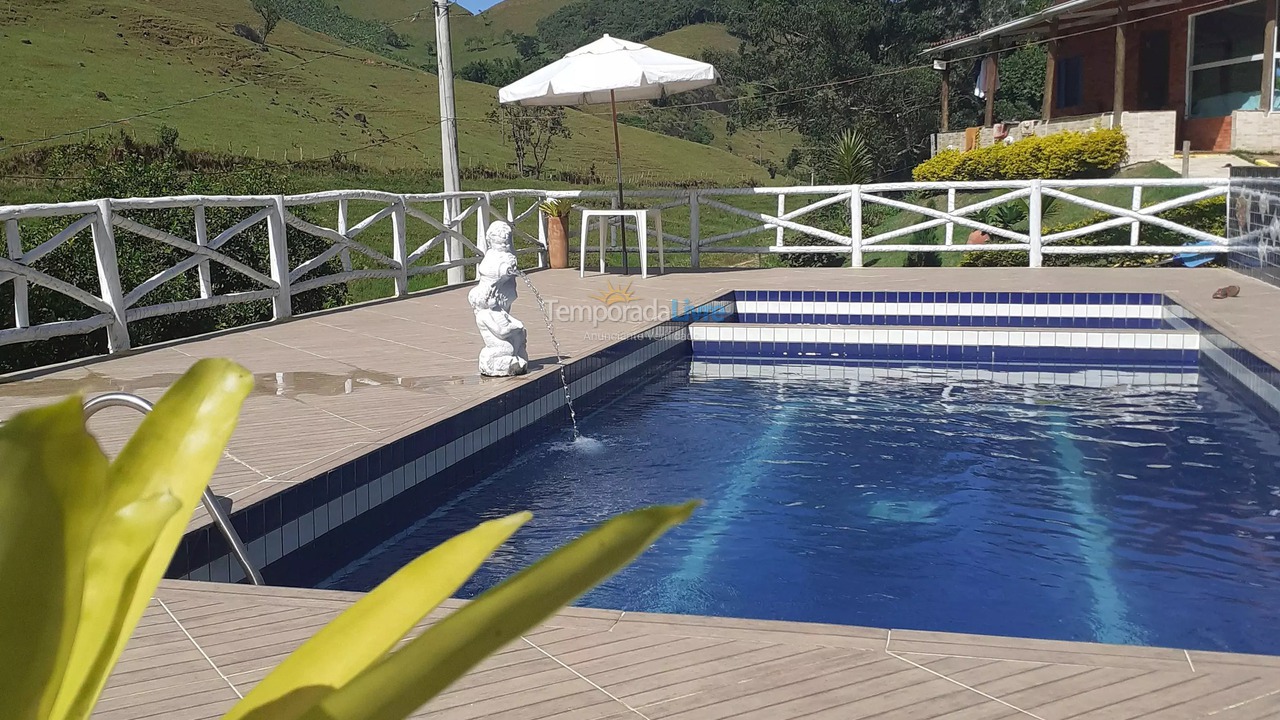 Chácara / sítio para aluguel de temporada em Alfredo Chaves (Chácara Recanto Nossa 6 Suítes)