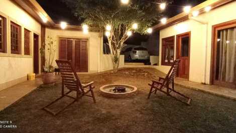 Ampla e acolhedora casa de campo à 40 KM de SP.