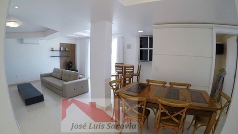 Espectacular ático con vista parcial al mar, con 3 suites, 5 baños!