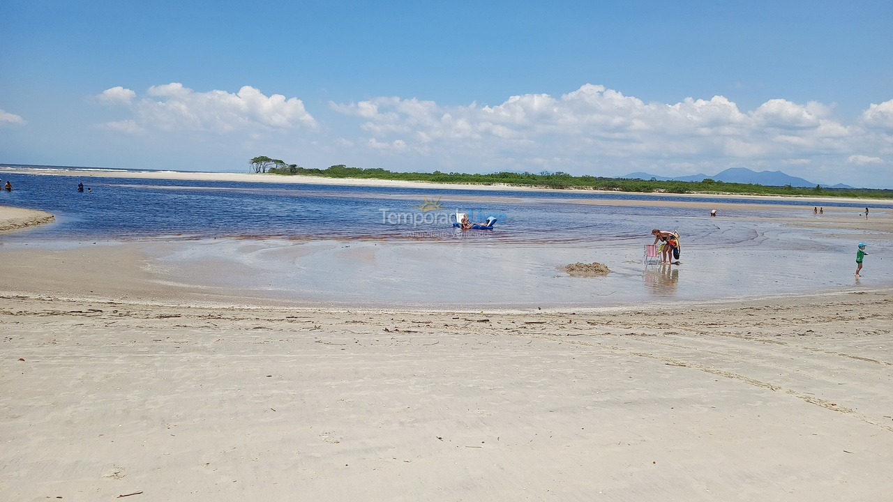 Casa para alquiler de vacaciones em Guaratuba (Barra do Saí)