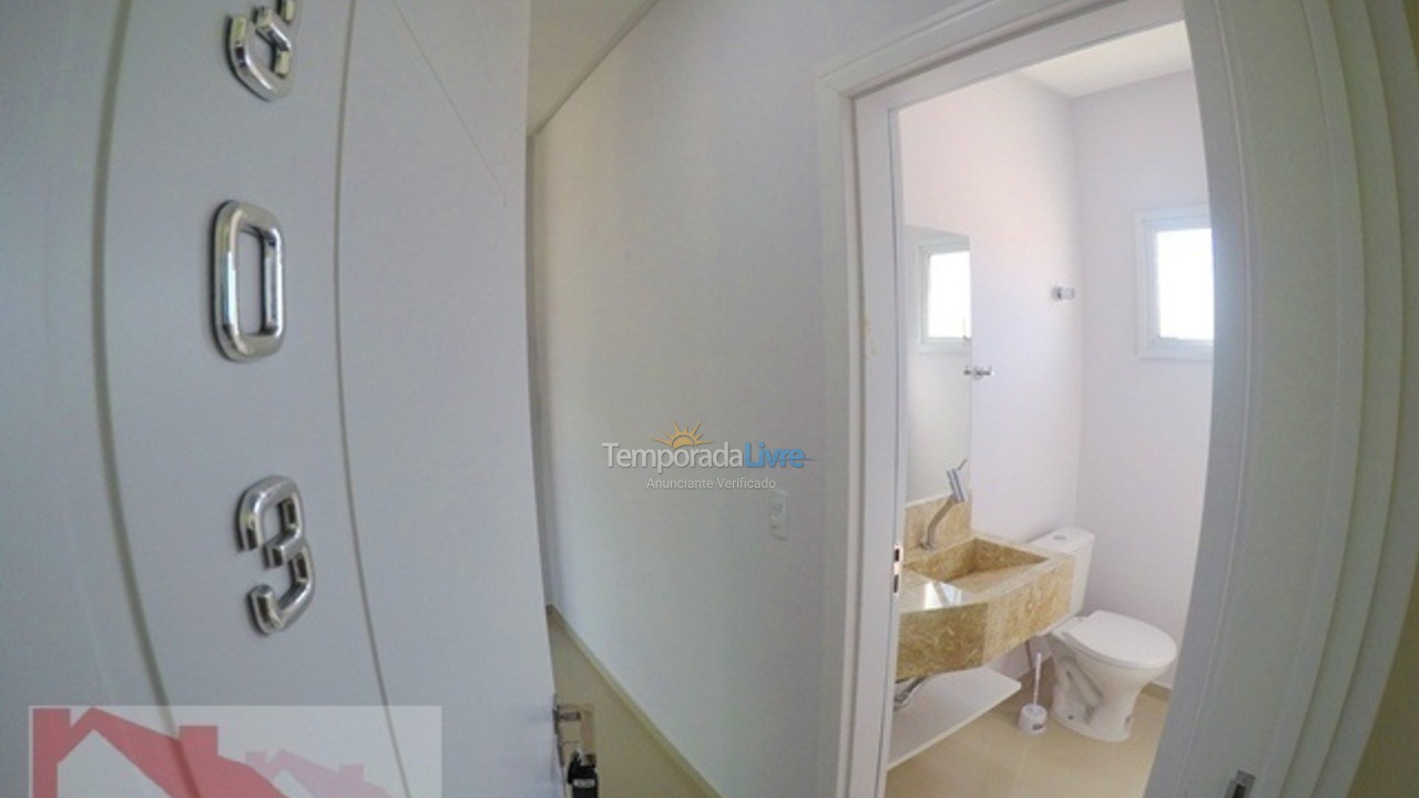 Apartamento para aluguel de temporada em Bombinhas (Praia de Bombas)