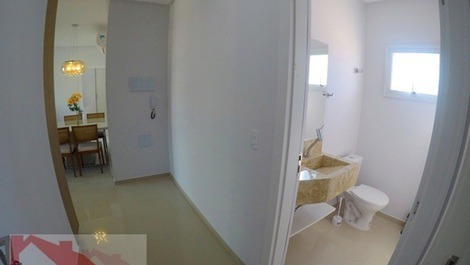 Excelente apartamento amplo e novo com 3 ar condic no centro de Bombas