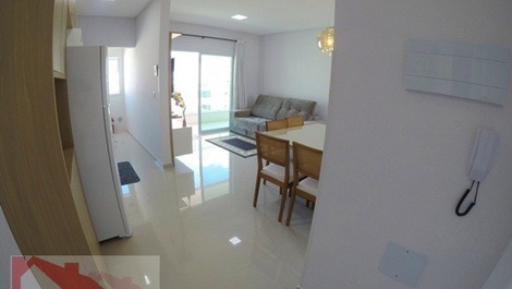 Excelente apartamento amplo e novo com 3 ar condic no centro de Bombas