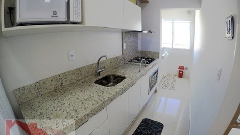 Excelente apartamento amplo e novo com 3 ar condic no centro de Bombas