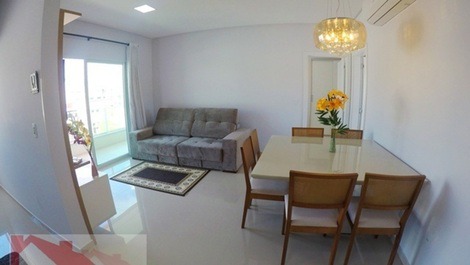 Excelente apartamento amplo e novo com 3 ar condic no centro de Bombas