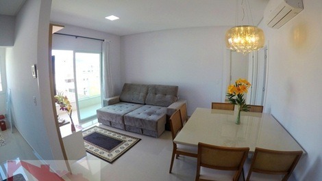 Excelente apartamento amplo e novo com 3 ar condic no centro de Bombas