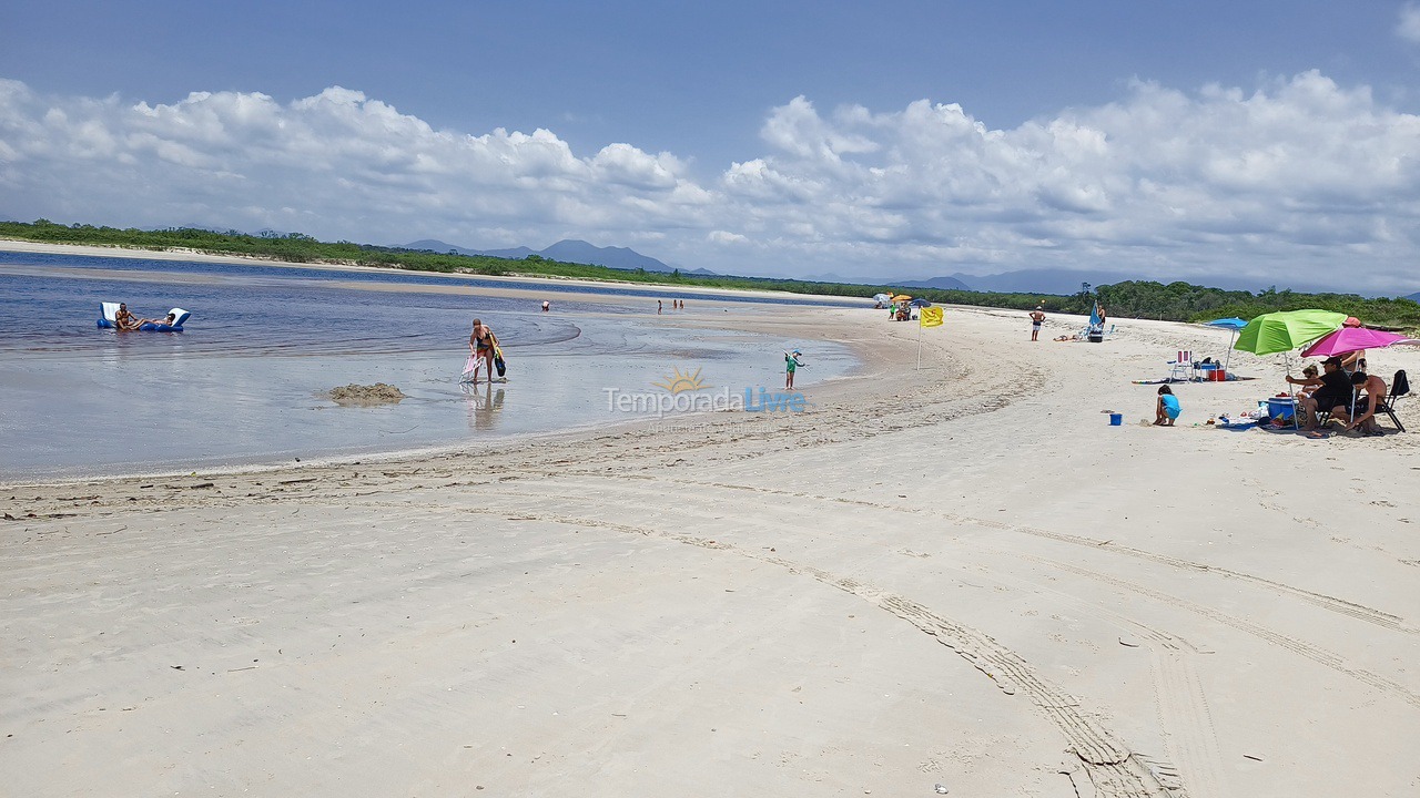Casa para alquiler de vacaciones em Guaratuba (Barra do Saí)