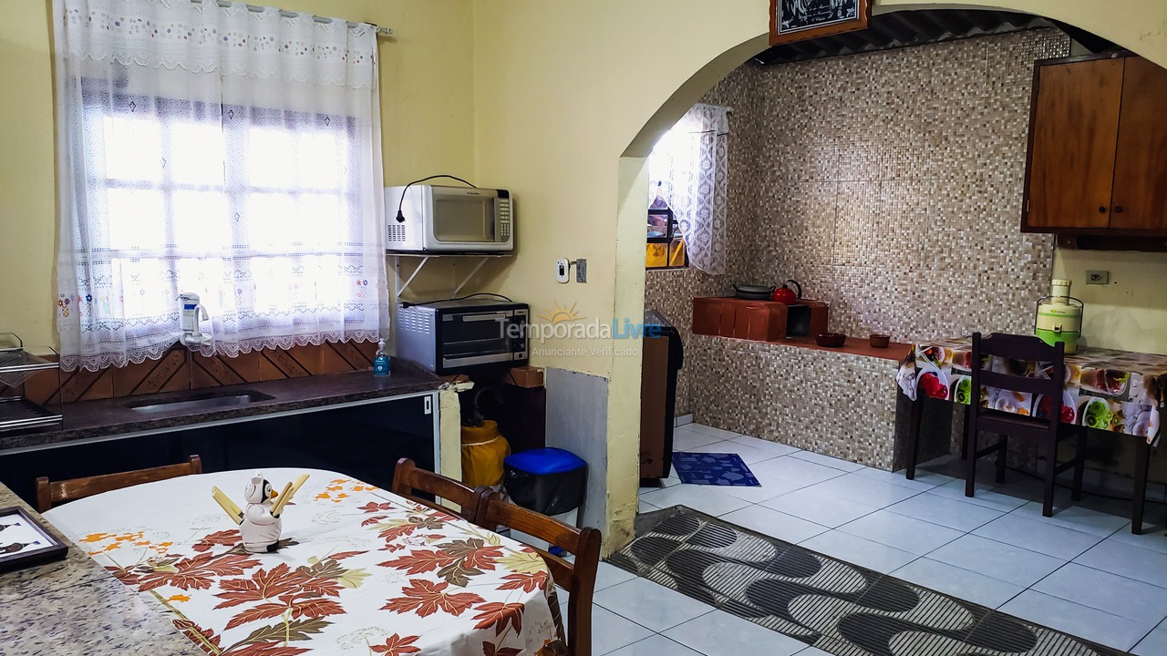 Granja para alquiler de vacaciones em Juquitiba (Super Promoção Com Wifi 100 Mts da Rodovia)