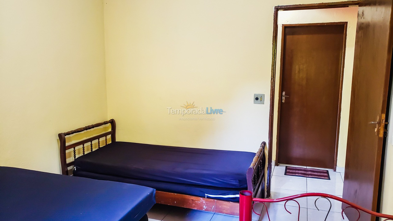 Granja para alquiler de vacaciones em Juquitiba (Super Promoção Com Wifi 100 Mts da Rodovia)