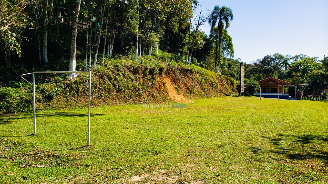 Granja para alquiler de vacaciones em Juquitiba (Super Promoção Com Wifi 100 Mts da Rodovia)