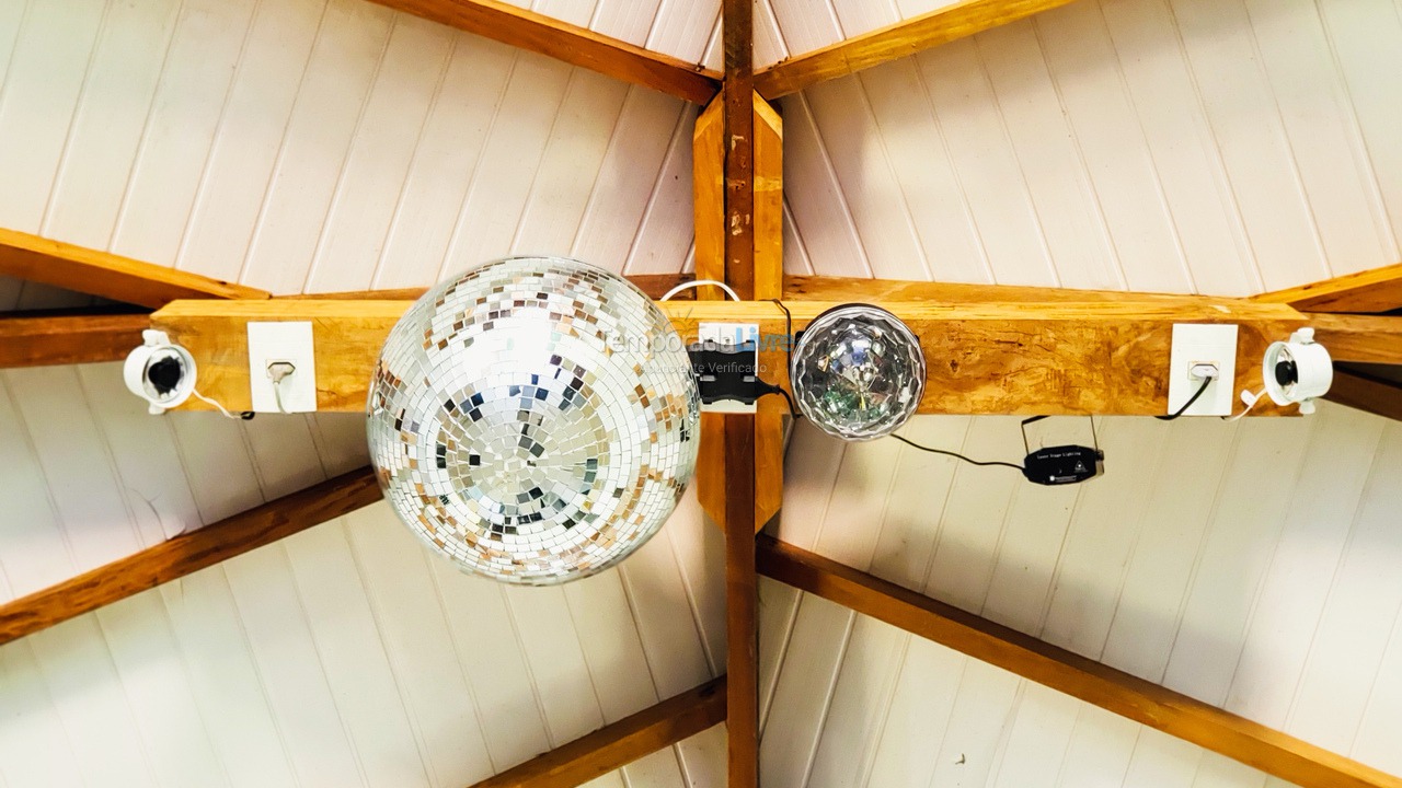 Chácara / sítio para aluguel de temporada em Juquitiba (Piscina Guitarra 30 Metros da Rodovia Festas E Temporada)