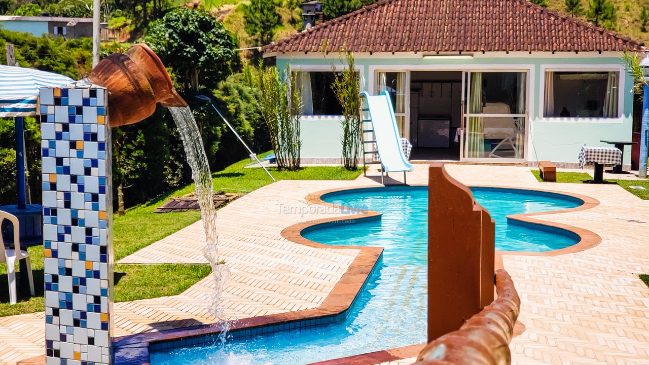 Chácara / sítio para aluguel de temporada em Juquitiba (Piscina Guitarra 30 Metros da Rodovia Festas E Temporada)