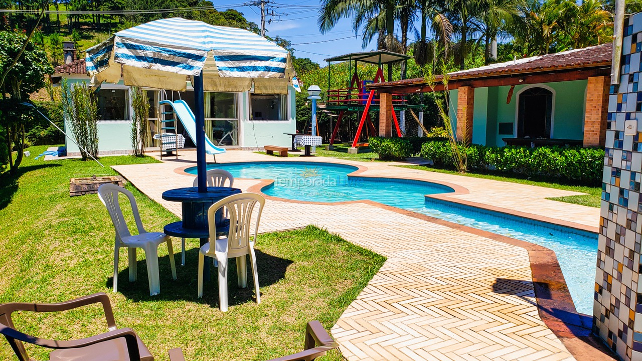 Chácara / sítio para aluguel de temporada em Juquitiba (Piscina Guitarra 30 Metros da Rodovia Festas E Temporada)