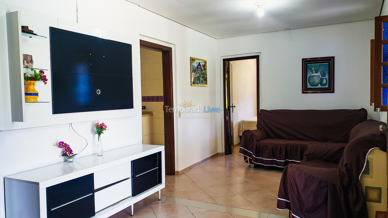 Chácara / sítio para aluguel de temporada em Juquitiba (Piscina Guitarra 30 Metros da Rodovia Festas E Temporada)