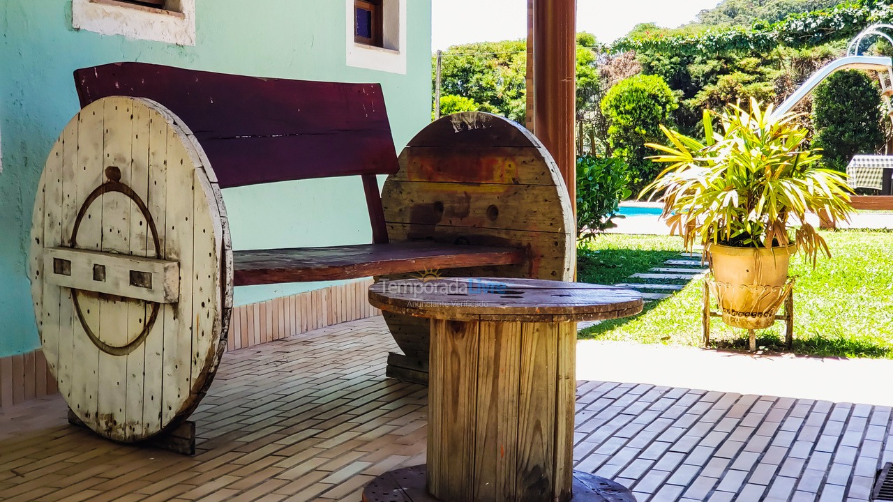 Chácara / sítio para aluguel de temporada em Juquitiba (Piscina Guitarra 30 Metros da Rodovia Festas E Temporada)