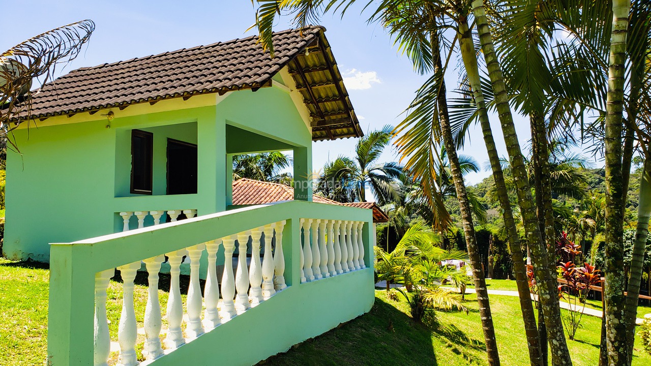 Chácara / sítio para aluguel de temporada em Juquitiba (Piscina Guitarra 30 Metros da Rodovia Festas E Temporada)