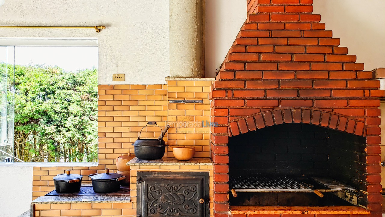 Chácara / sítio para aluguel de temporada em Juquitiba (Piscina Guitarra 30 Metros da Rodovia Festas E Temporada)