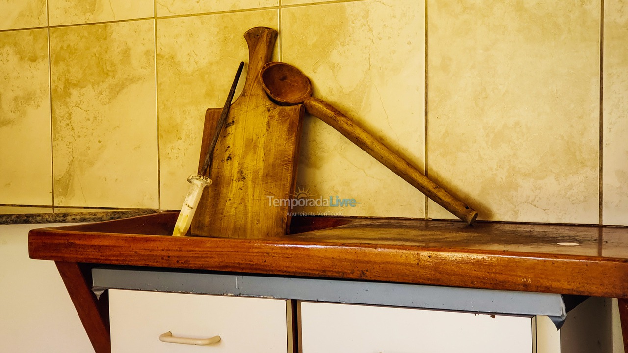 Chácara / sítio para aluguel de temporada em Juquitiba (Piscina Guitarra 30 Metros da Rodovia Festas E Temporada)