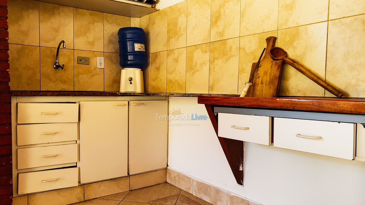 Chácara / sítio para aluguel de temporada em Juquitiba (Piscina Guitarra 30 Metros da Rodovia Festas E Temporada)