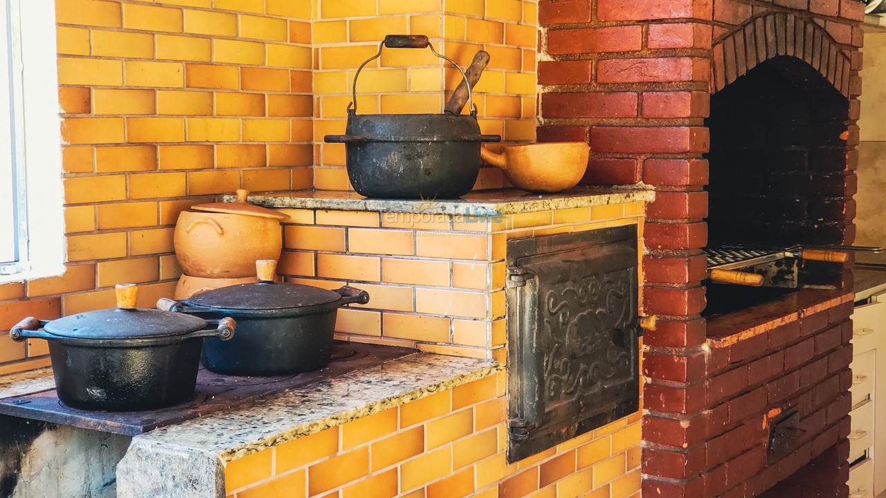 Chácara / sítio para aluguel de temporada em Juquitiba (Piscina Guitarra 30 Metros da Rodovia Festas E Temporada)