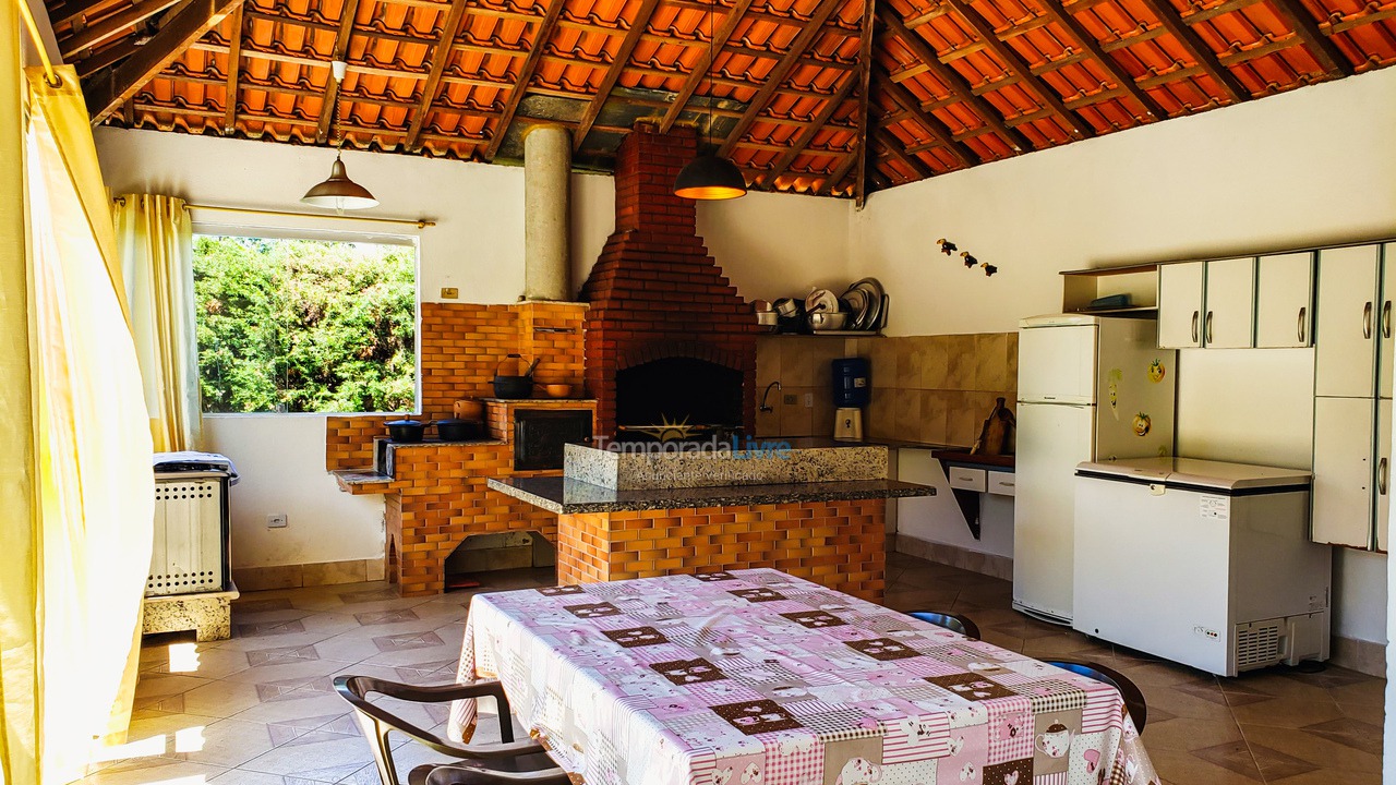 Chácara / sítio para aluguel de temporada em Juquitiba (Piscina Guitarra 30 Metros da Rodovia Festas E Temporada)