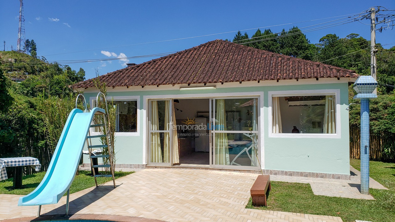Chácara / sítio para aluguel de temporada em Juquitiba (Piscina Guitarra 30 Metros da Rodovia Festas E Temporada)