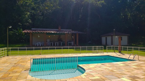 SÍTIO PARA TEMPORADA PROXÍMO A SÃO LOURENÇO DA SERRA ( FÁCIL ACESSO)