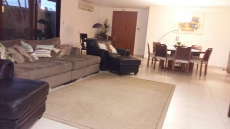 HERMOSA CASA ADOSADA PARA HASTA 11 PERSONAS 30M PRAIA DA ENSEADA - GUARUJÁ