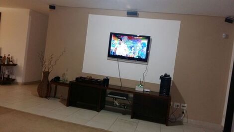 HERMOSA CASA ADOSADA PARA HASTA 11 PERSONAS 30M PRAIA DA ENSEADA - GUARUJÁ