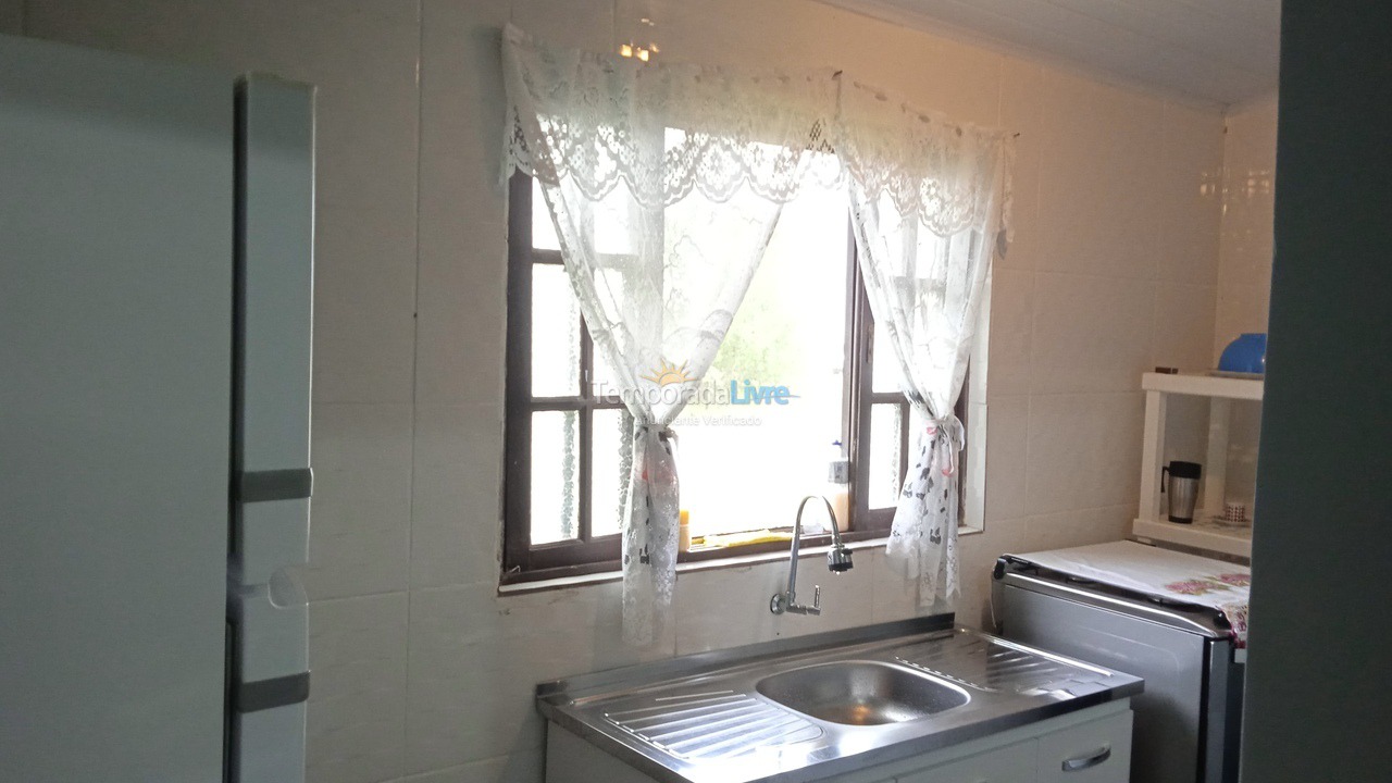 Casa para aluguel de temporada em Ilha Comprida (Av Moreira Sales)