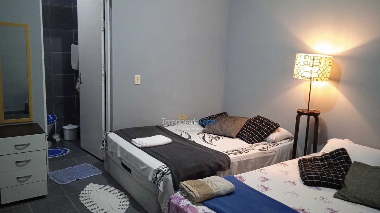 Casa para aluguel de temporada em Ilha Comprida (Av Moreira Sales)